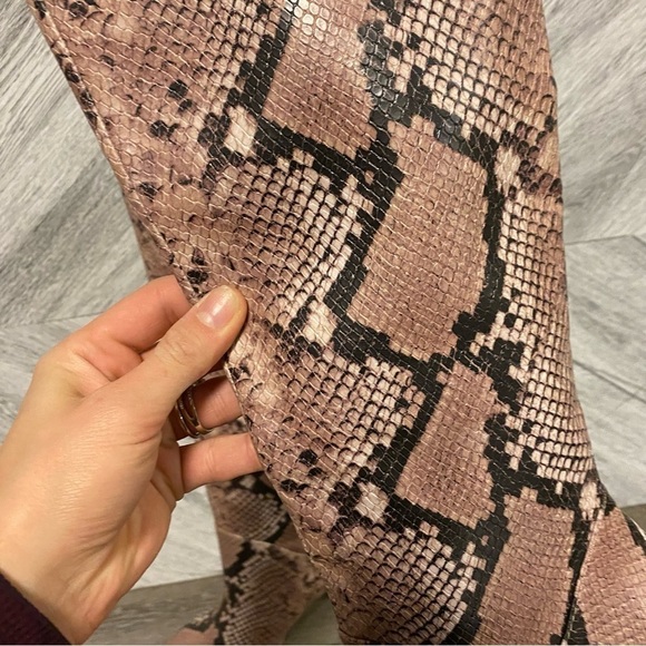 Steve Madden | Kinga knee high heel boot in pink snake Size 6 - Picture 5 of 12